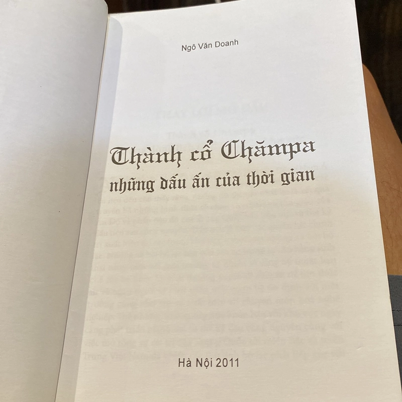 THÀNH CỔ CHĂMPA - NHỮNG DẤU ẤN CỦA THỜI GIAN (XB 2011) 501189