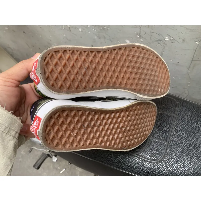 Vans đầu lâu 1041004