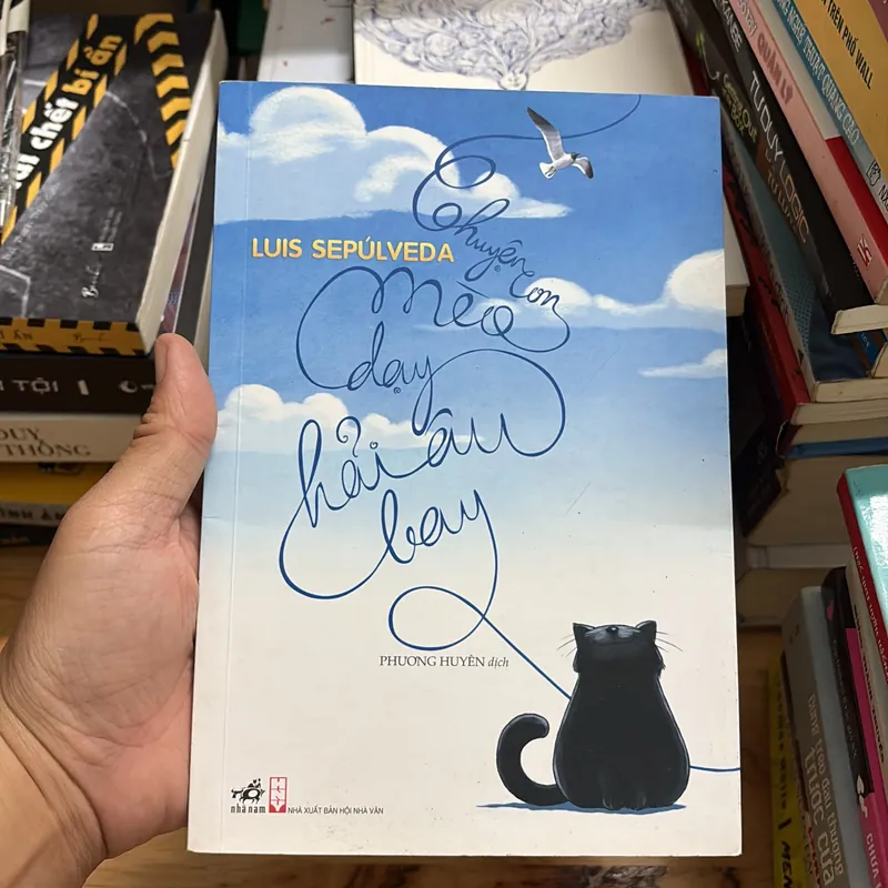 II Tựa sách: Chuyện Con Mèo Dạy Hải Âu Bay - LUIS SEPÚLVEDA - 2018 696010