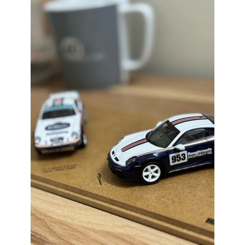 Mô hình xe Porsche 911 Dakar Rally Rothmans chính hãng 537211