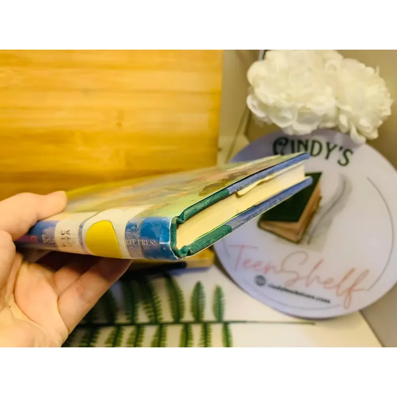 [Sách tiếng Anh 2hand] Like new 90% - 🤩 The Blossoms and the Green Phantom – Betsy Byars 606298