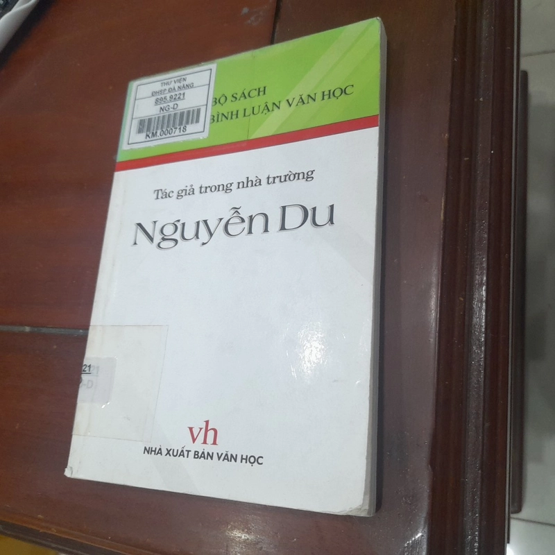 Tác giả trong nhà trường: NGUYỄN DU 540408