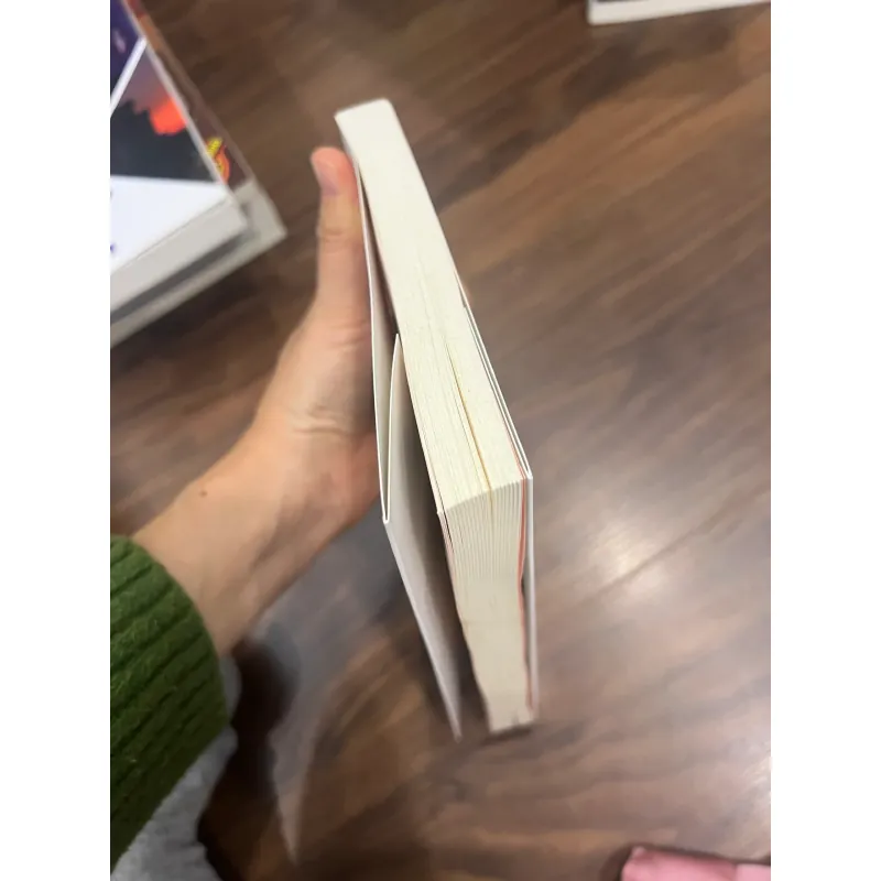 Cuốn sách của hạnh phúc - YÊU MÌNH ĐỦ BẠN CÓ CẢ THẾ GIỚI - mới 95% 728212