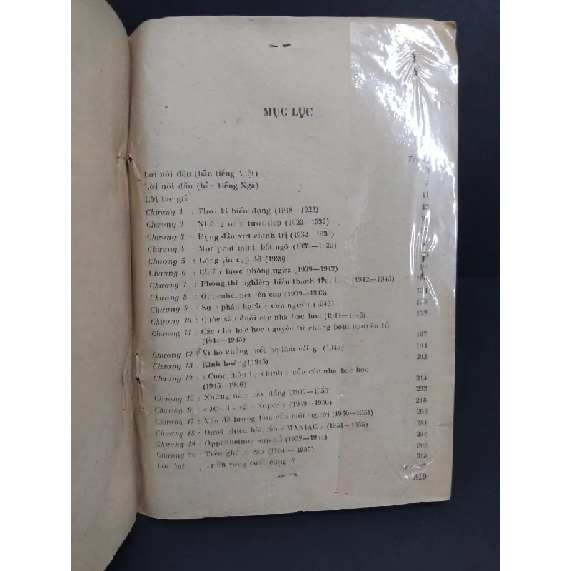 Truyện kể về các nhà bác học nguyên tử mới 70% bẩn bìa, ố vàng, tróc bìa, tróc gáy 1985 HCM2811 Robert Jungk VĂN HỌC 692804