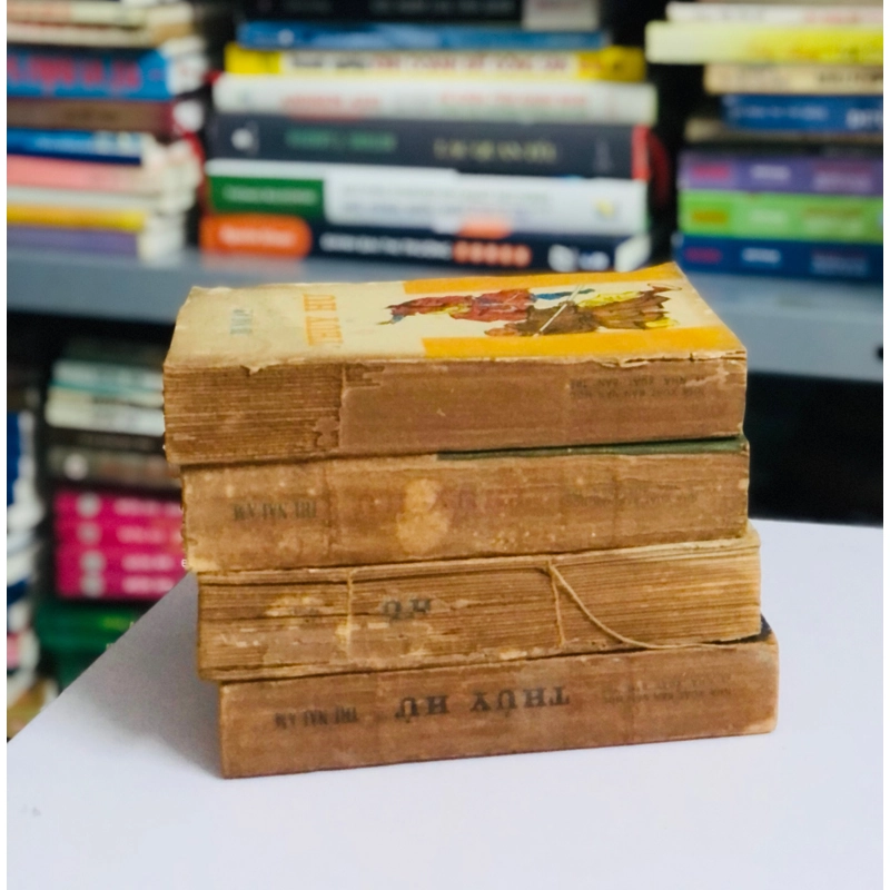 BỘ 4 TẬP THUỶ HỬ 1988 527053