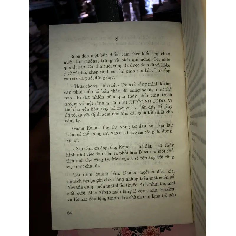 Người lữ hành kỳ dỵ - Harold Robbins  991880