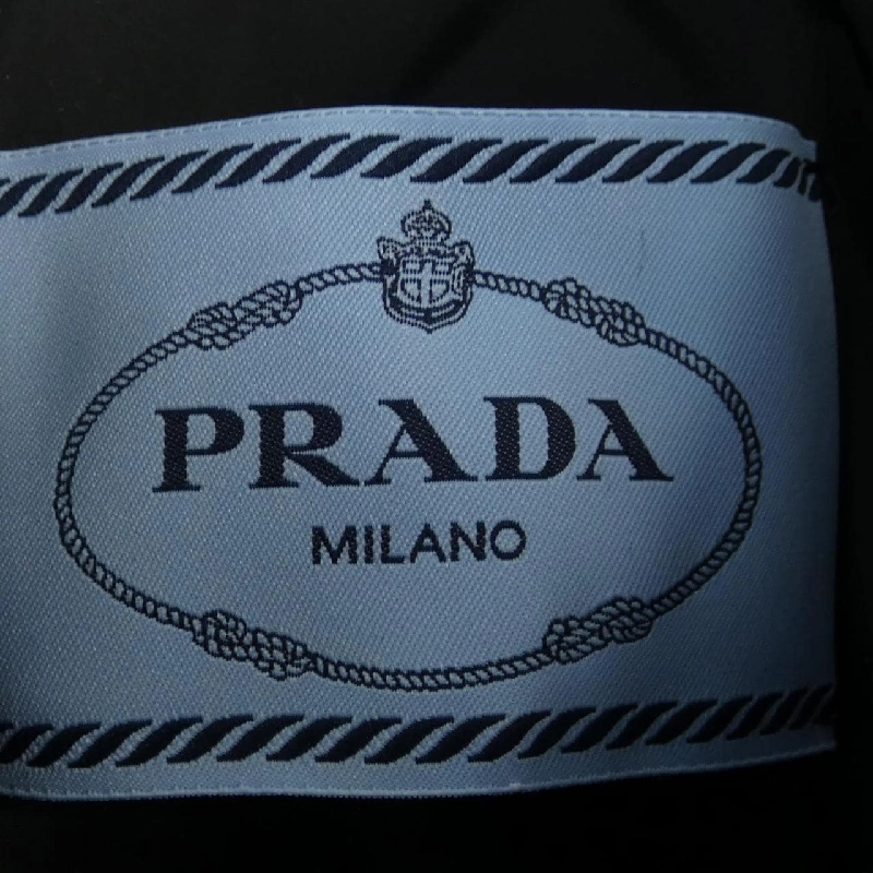 Áo khoác PRADA logo tam giác P6680 S212 1Y5Z - Hàng hiệu Chính hãng 823936