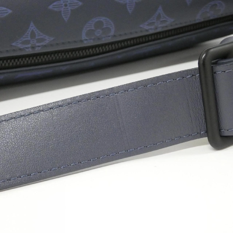 Túi đeo chéo Louis Vuitton Monogram Shadow Discovery Bum Bag PM M45729 612296