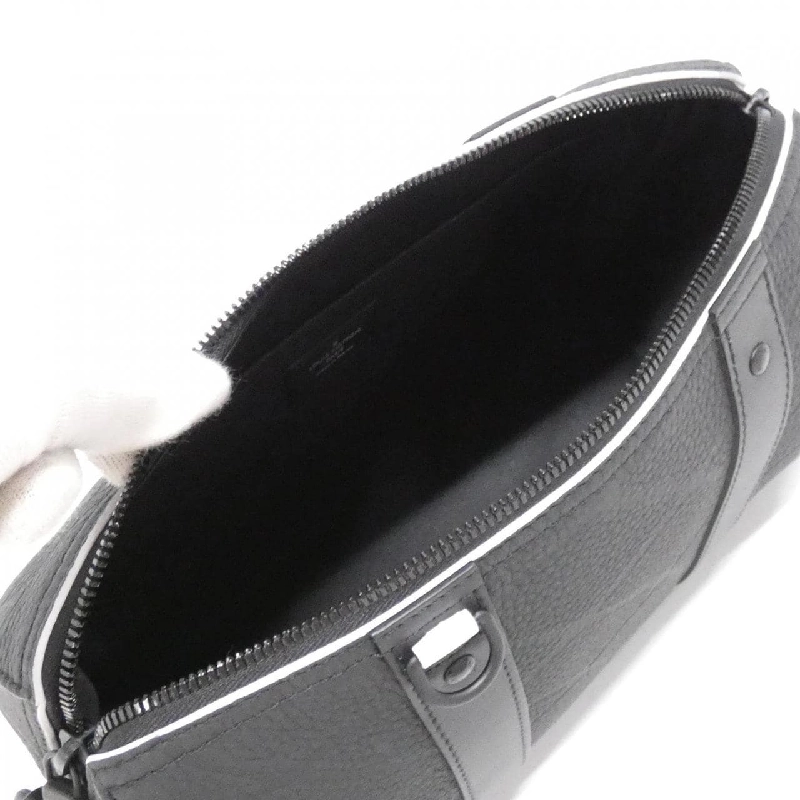 Túi xách vai Louis Vuitton LVxFIFA City Keepall M21543 613153