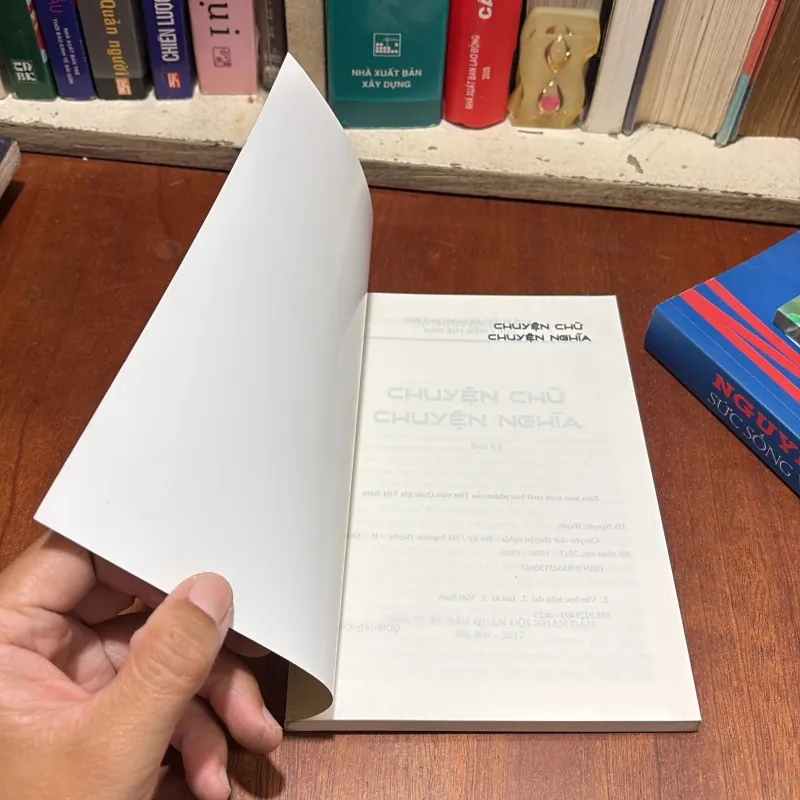 II Bút Ký: Chuyện Chữ Chuyện Nghĩa - Hà Nguyên Huyến - 2017 786243