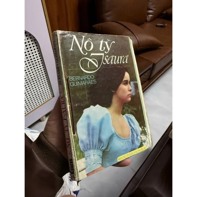 Sách “Nô tỳ Isaura” (Bernardo Guimarães) 975583
