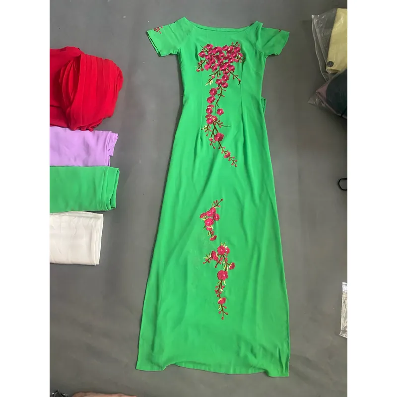Áo dài xanh lá/size M 1065795