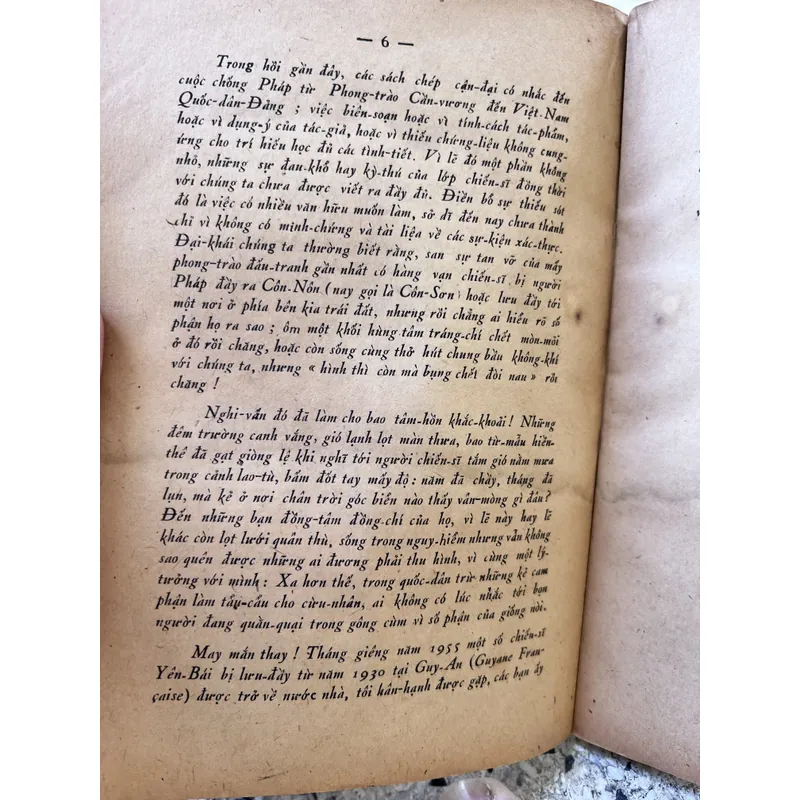 Từ Yên Bái tới các ngục thất - Hoàng Văn Đào 592173
