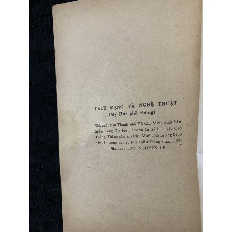 Cach mạng và nghệ thuật- chữ ký Vũ Khiêu 1004223