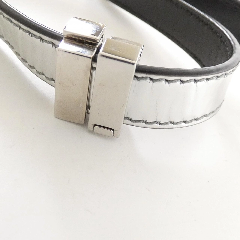 Túi đeo vai Valentino Garavani - Hàng hiệu Authentic 768825