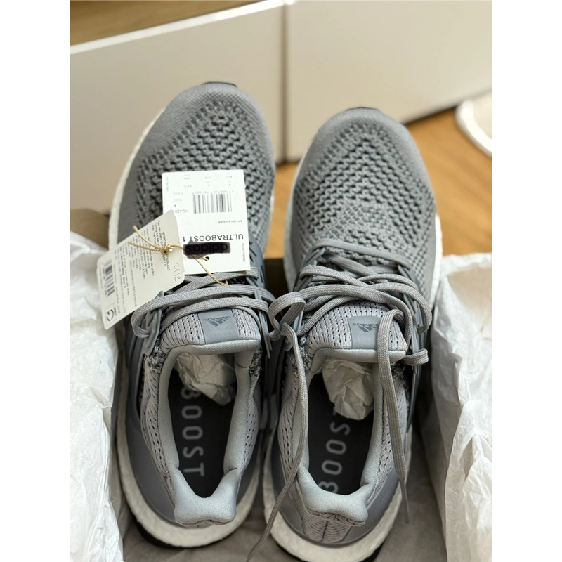 giày adidas auth mới 100%, nguyên box, túi, tem. chưa sử dụng 445926