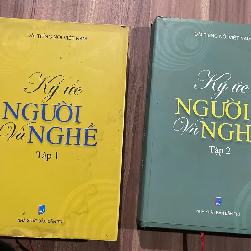 ĐÀI TIẾNG NÓI VIỆT NAM KÝ ỨC NGƯỜI VÀ NGHỀ 2 tập, bìa cứng 713076