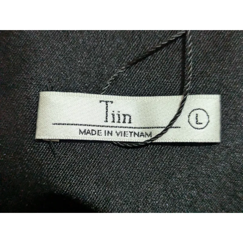 Váy xoè Tiin đen bóng size L 99% 604745