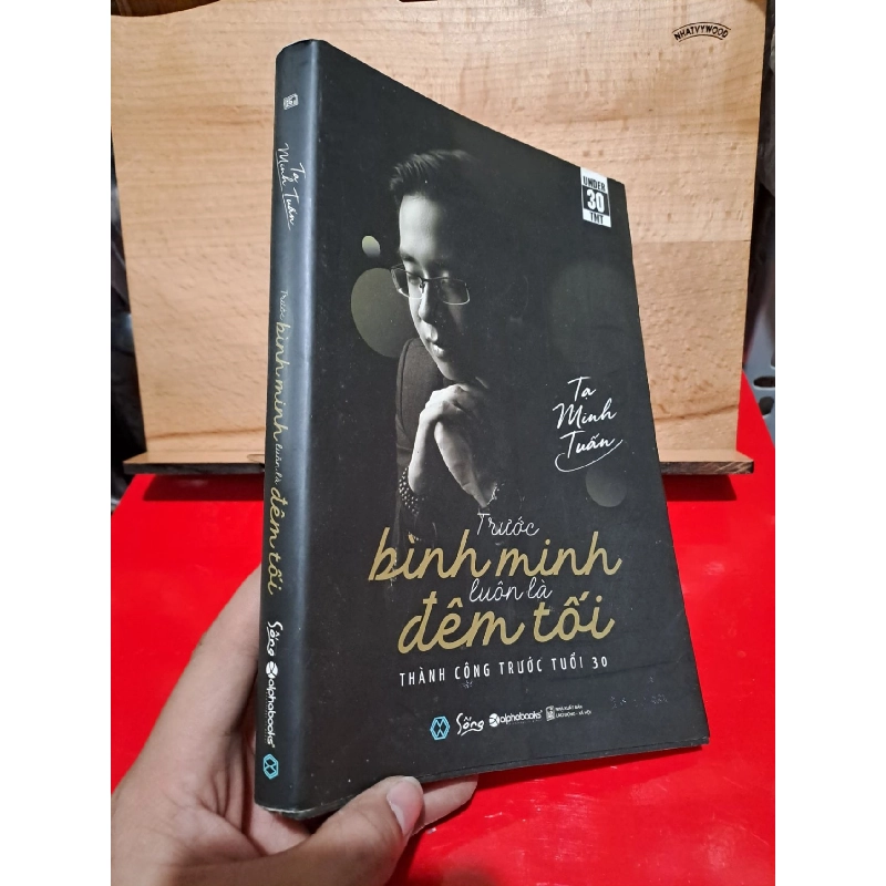 Trước bình minh luôn là đêm tối Tạ Minh Tuấn mới 70% rách bìa nhẹ 2017 HCM1106 911473