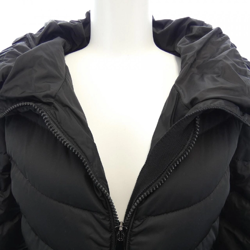 Áo khoác lông vũ MONCLER 642064