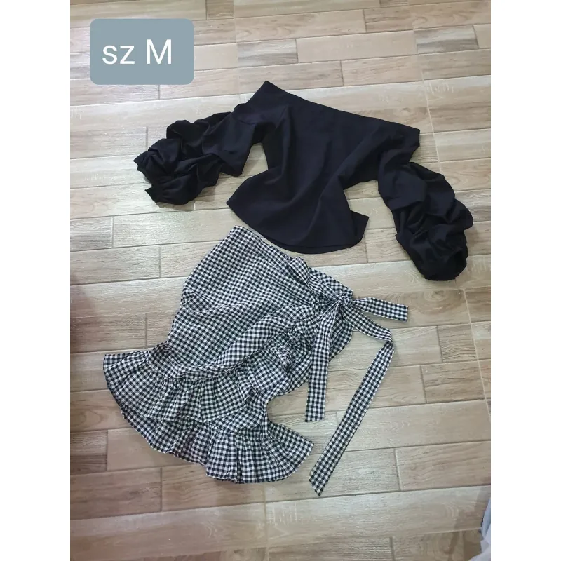 Set áo trễ vay kèm chân váy caro 1026898