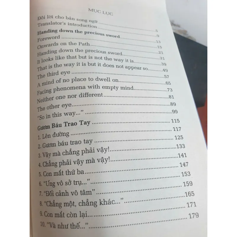 Gươm Báu Trao Tay 660494