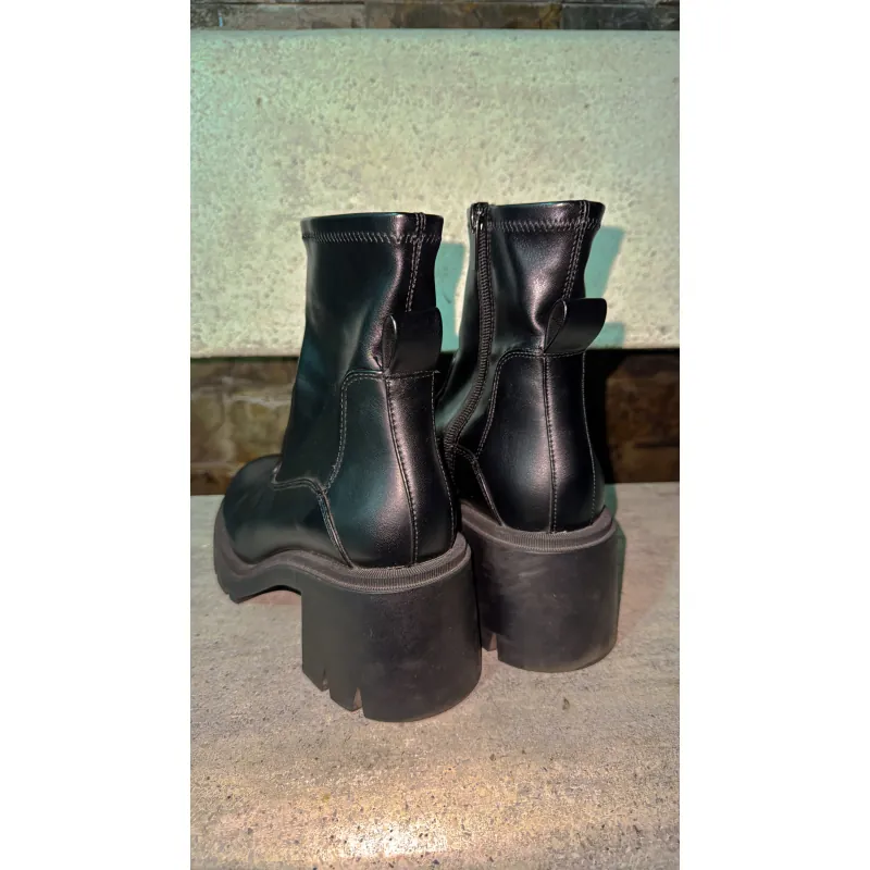 Boots cổ cao cho nữ 792460