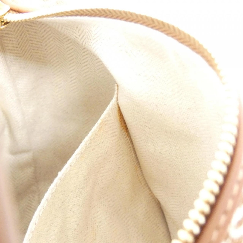 Túi Loewe Cubi nhỏ Q995250X01 616446