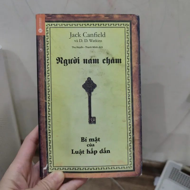 Người nam châm 734971