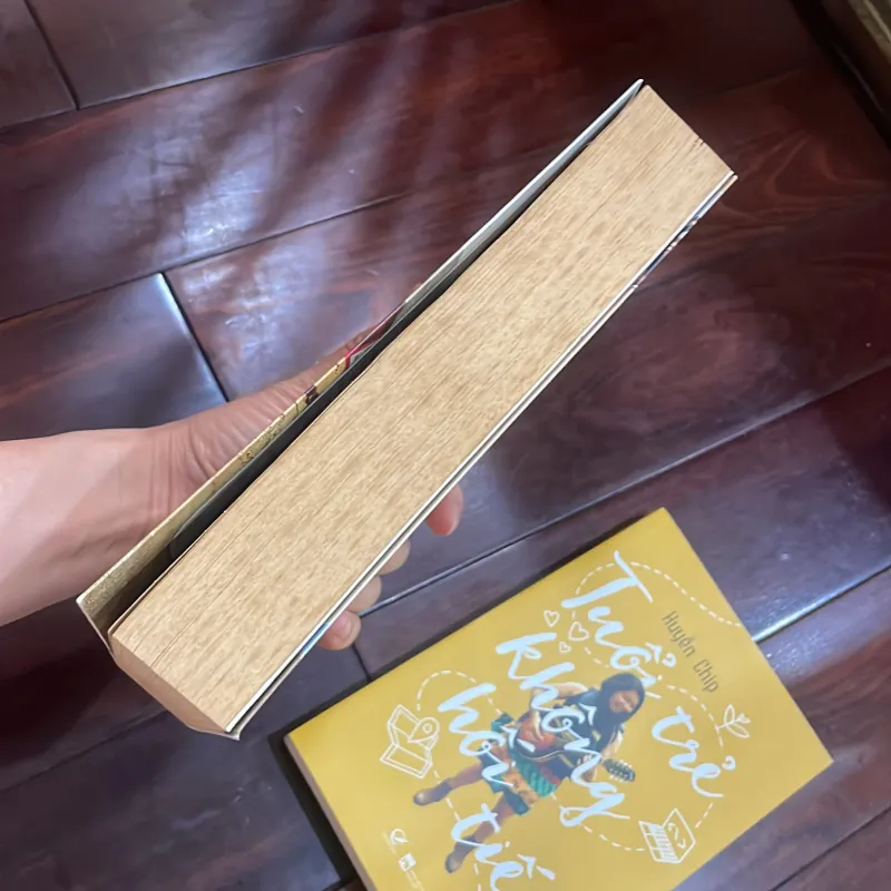 HUYỀN CHIP - combo 2 quyen : xách ba lô lên và đi . Tuổi trẻ không hối tiếc  1025885