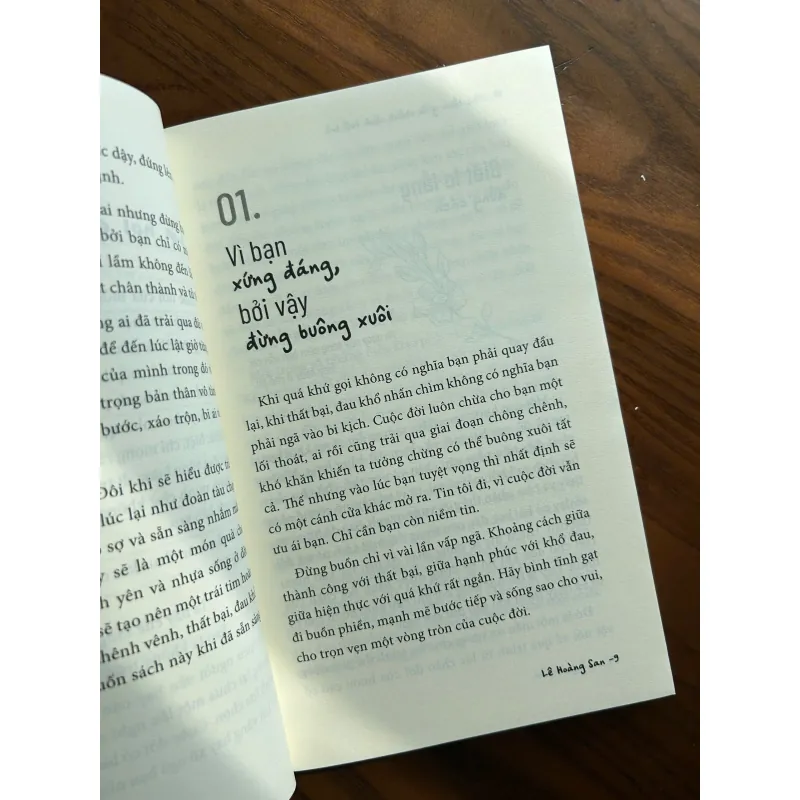 NHẸ TÊNH GIỮA CHÊNH VÊNH TUỔI TRẺ by LÊ HOÀNG SAN 561351