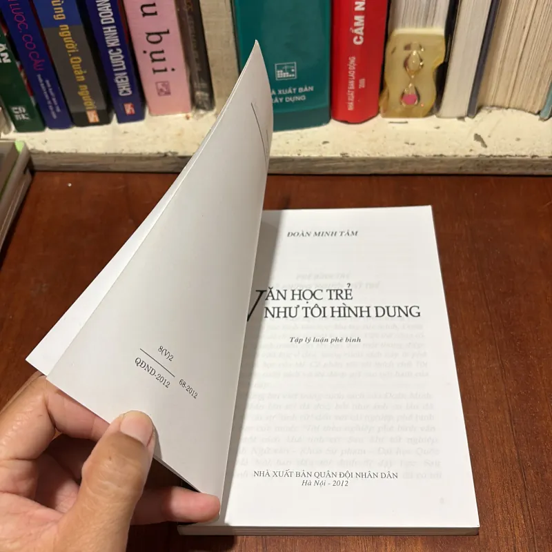 II Tập Lý Luận Phê Bình: Văn Học Trẻ Như Tôi Hình Dung - Đoàn Minh Tâm - 2012 785636