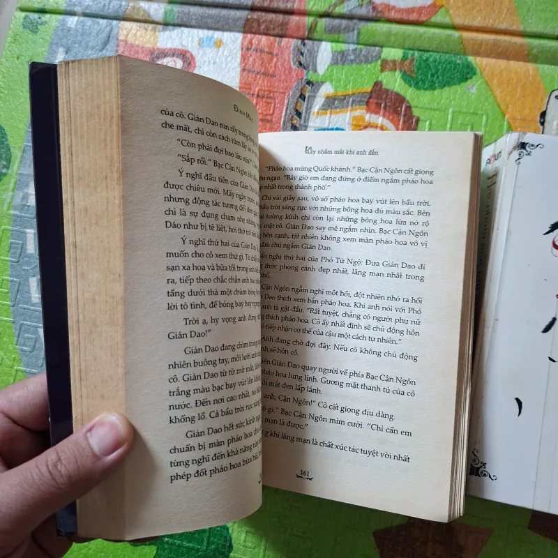 Hãy nhắm mắt khi anh đến (bộ 2 tập)  927641