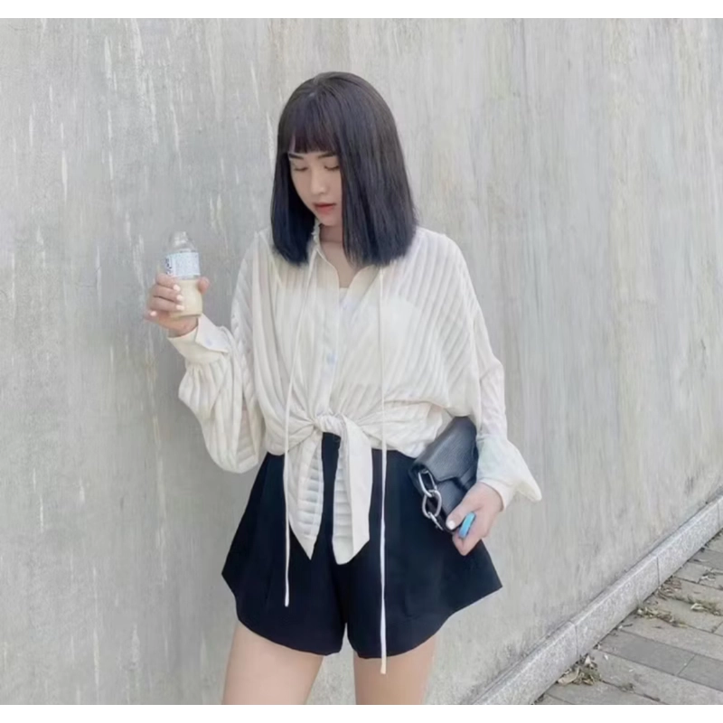 Quần short nữ ống loe chất vải tuyết mưa màu đen 447648