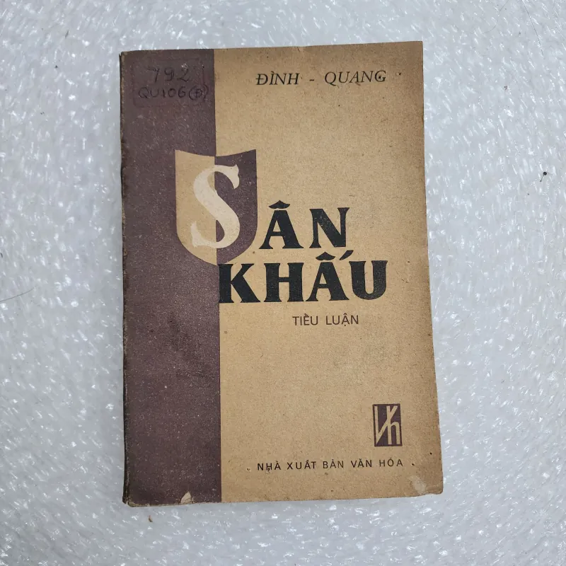 Tiểu luận Sân khấu | Đình quang  782835