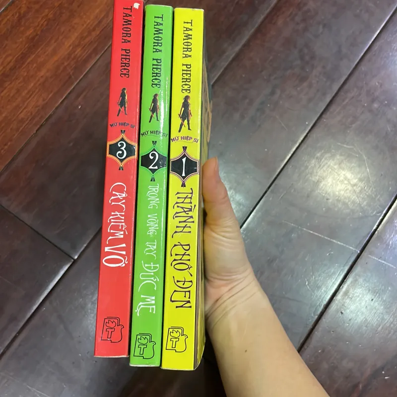 3 quyển NỮ HIỆP SĨ : tamora pierce - nxb trẻ  1035213