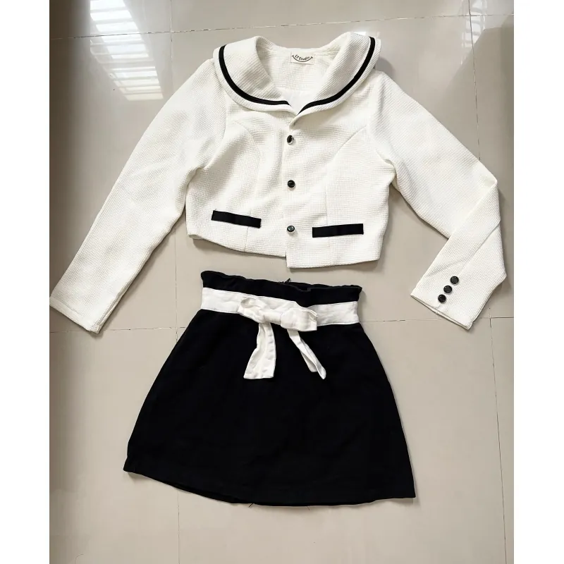 Set áo và chân váy 1004345