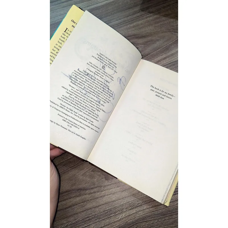 Jacqueline Woodson
- Brown Girl Dreaming (bìa cứng, bản thủ công siêu hiếm) 723298