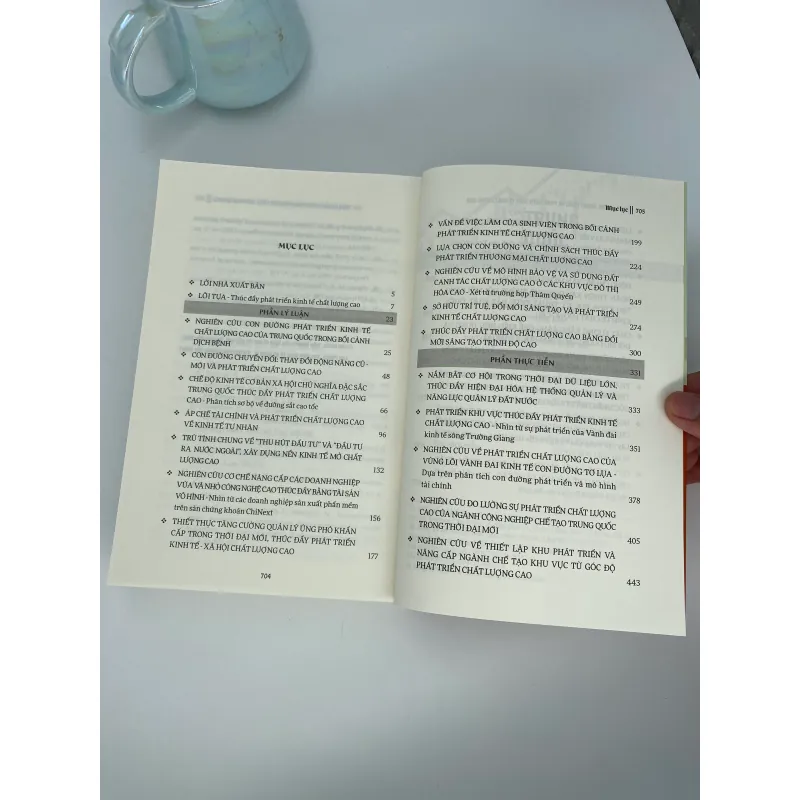 Con đường Trung Quốc và phát triển kinh tế chất lượng cao (Sách tham khảo) 1044239