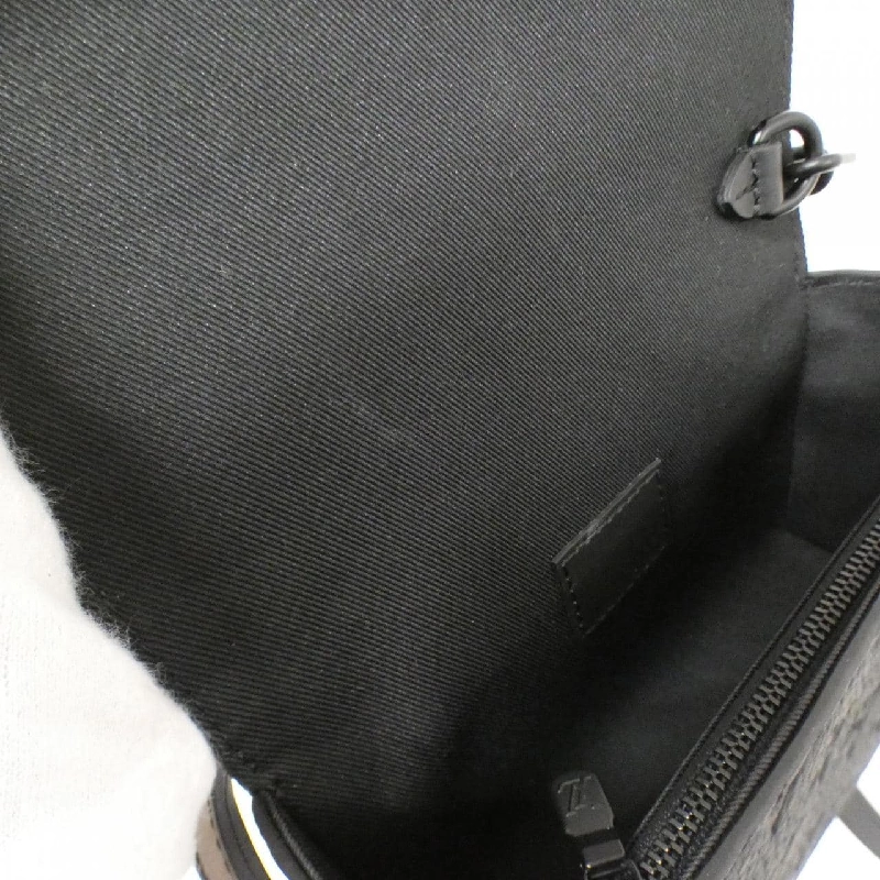 Túi đeo vai Louis Vuitton Trillon Monogram Steamer Wearable Wallet M81746 610394