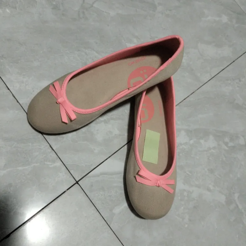 Em cần thanh lý giày  759348