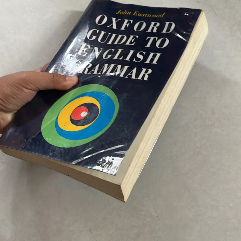 Oxford Guide to English Grammar - John Eastwood 557815