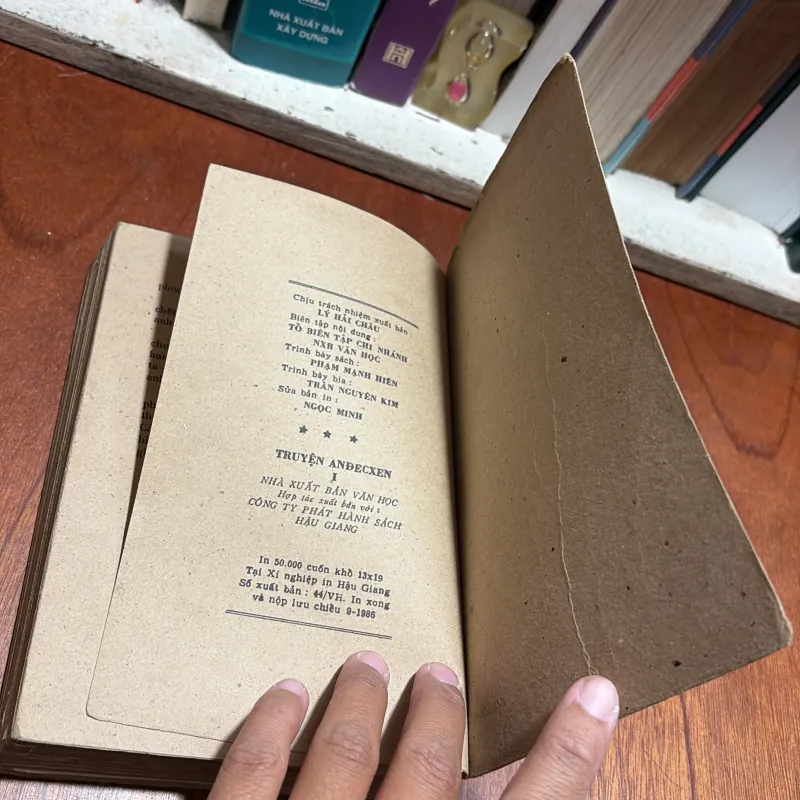 II Sưu Tầm: Truyện Cổ ANĐÉCXEN (Tập 1) - 1986 932934