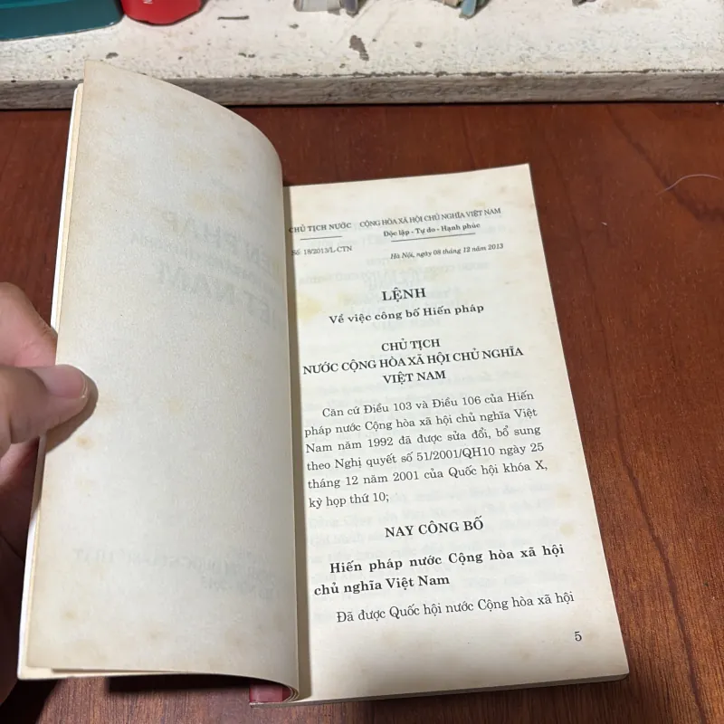 [Sách 20K Hoặc Tặng Kèm Khi Phát Sinh Đơn Hàng] - II Sách Chính Trị: Hiến Pháp - 2015 747949
