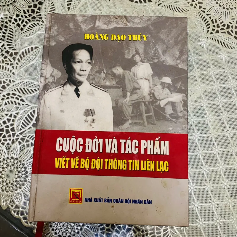 Hoàng Đạo Thúy - Cuộc đời và tác phẩm - Viết về bộ đội thông tin liên lạc#HATRA 975037