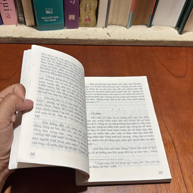 [Thủ Bút Tác Giả] - II Quảng Nam, Đà Nẵng: Thế Trận Lòng Dân - Lê Văn Nhẫn - 2003 931836
