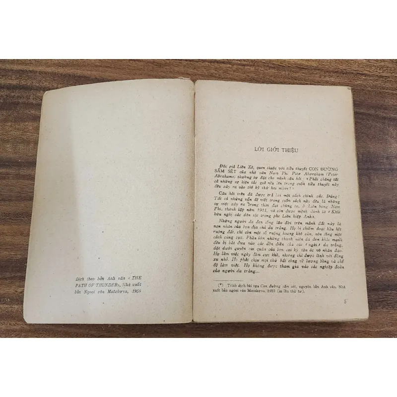 Tác phẩm VH Nam Phi  CON ĐƯỜNG SẤM SÉT - Peter Abrahams 732884