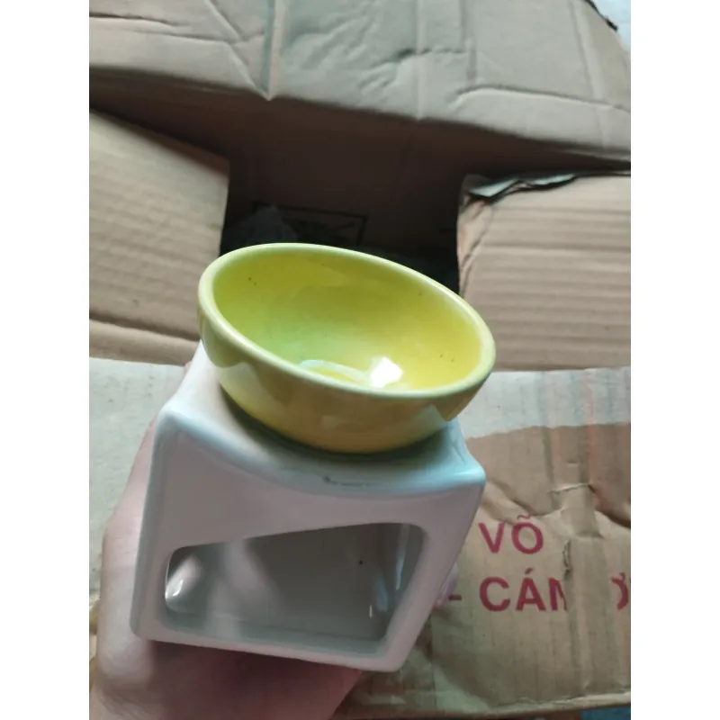 Chân đèn xông tinh dầu gốm màu vàng 753604