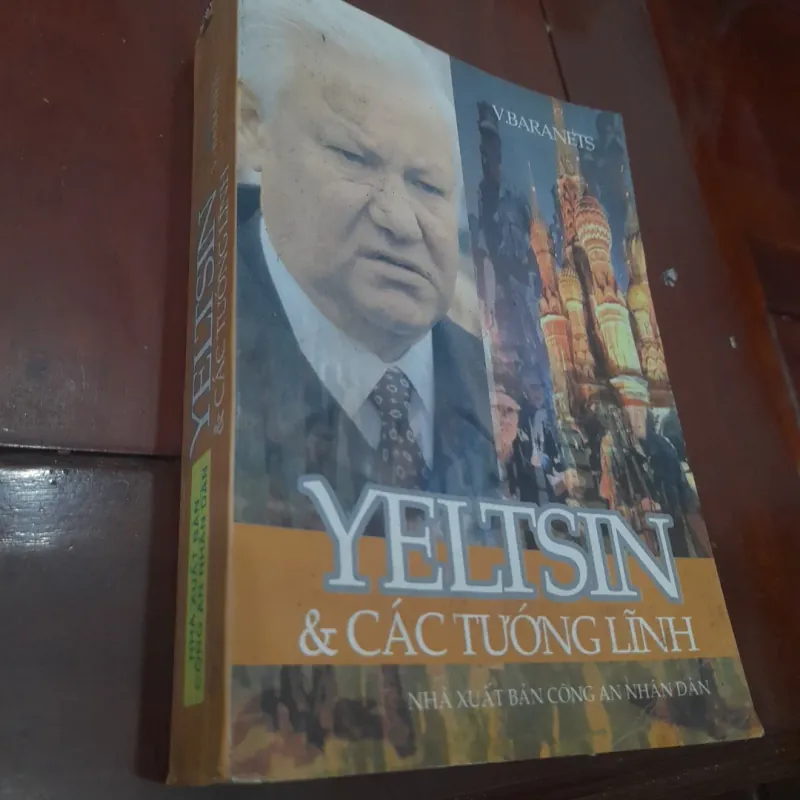 YELTSIN & CÁC TƯỚNG LĨNH 1022808
