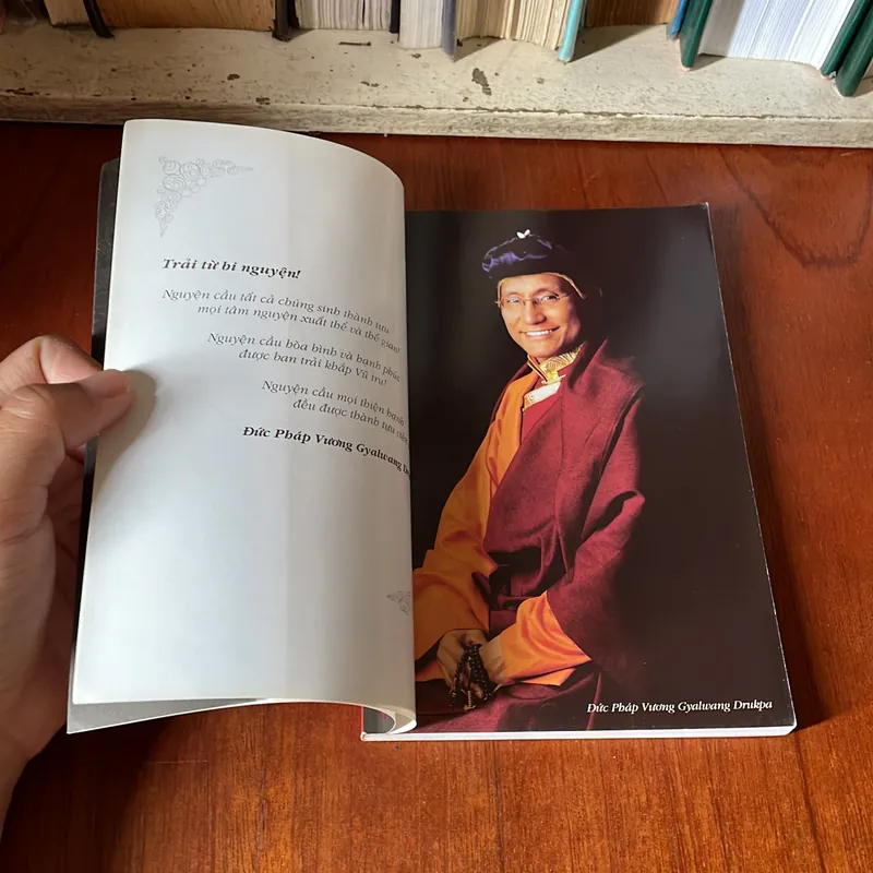 II Sách Phật Giáo: Tâm Linh Thời Hiện Đại - Đức Pháp Vương Gyalwang Drukpa - 2014 575148